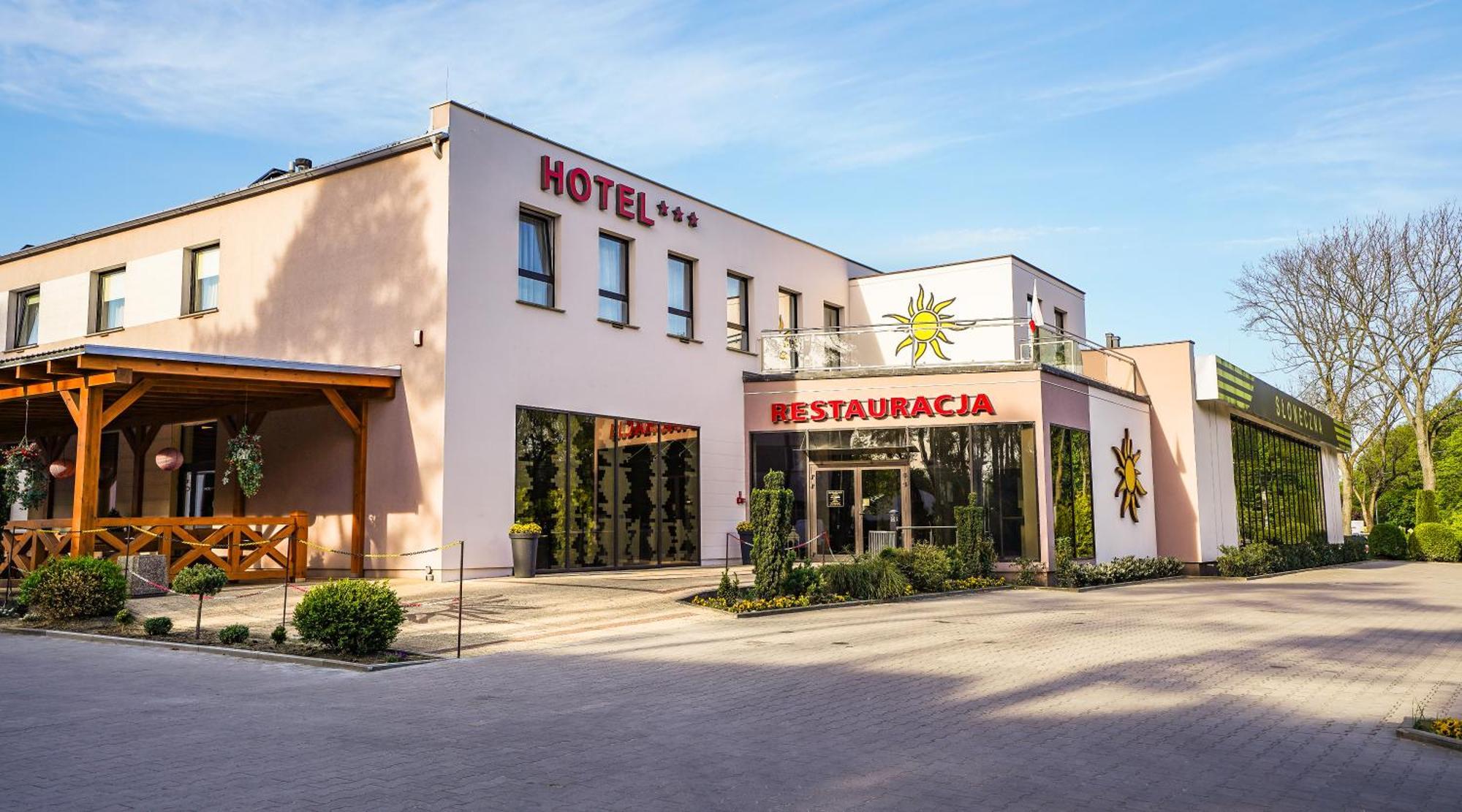 Hotel - Restauracja SŁONECZNA Jarocin Exterior foto